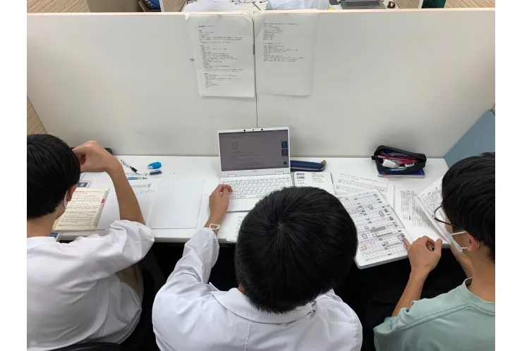 【模試の結果に親があ～だこ～だ言わないでください】と言いながら塾ではあ～だこ～だ言ってます。その理由です