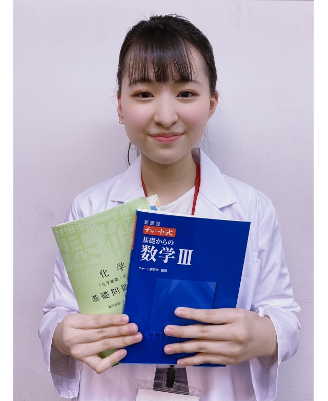 泉　莉々花