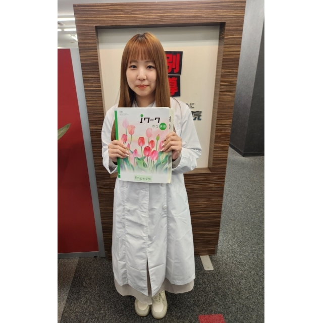 大橋　絵菜　先生
